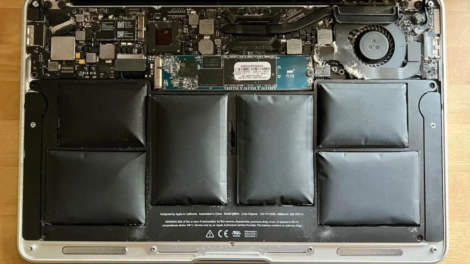 Laptop repair Bracknell for swollen laptop battery issue
